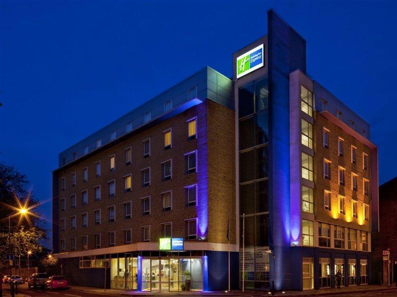 Holiday Inn Express Earls Court, An Ihg Hotel Londra Esterno foto