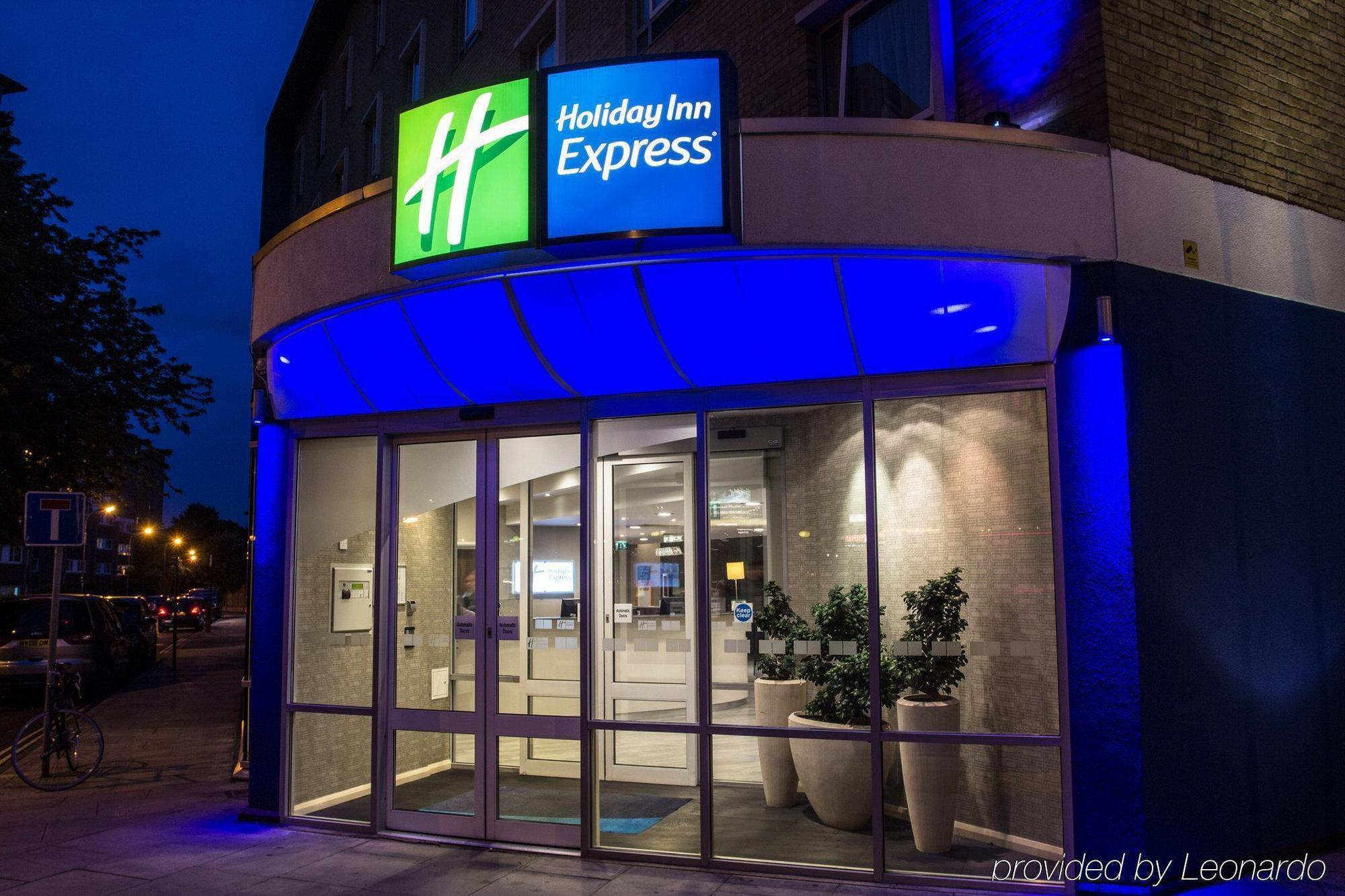 Holiday Inn Express Earls Court, An Ihg Hotel Londra Esterno foto