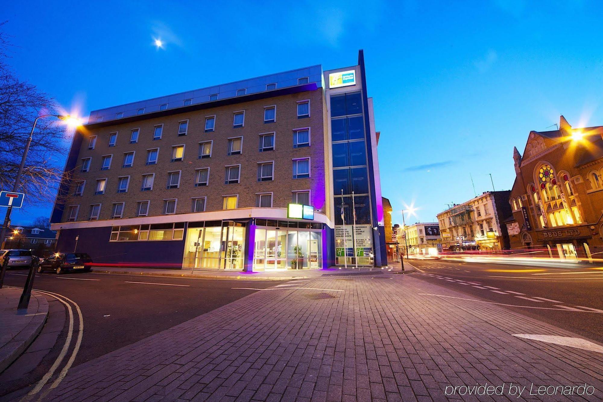 Holiday Inn Express Earls Court, An Ihg Hotel Londra Esterno foto